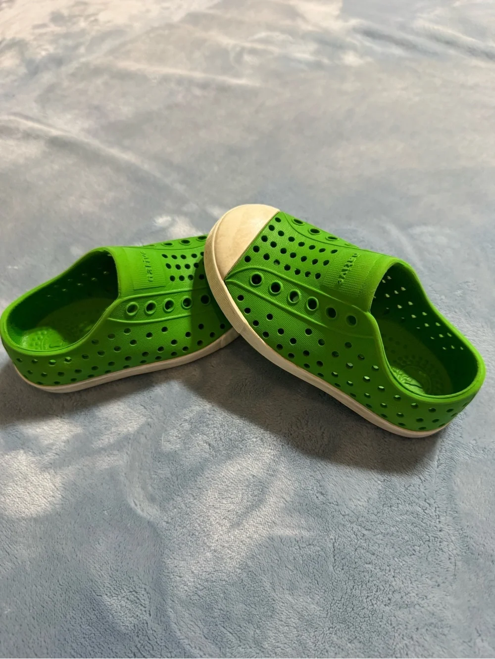 Native Jefferson Slip-On Kids Shoes in Bright Green